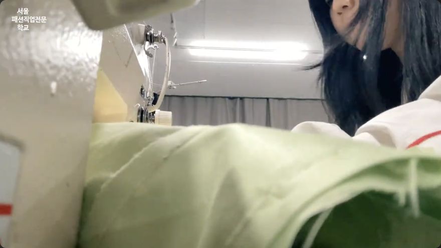 졸업쇼는 원래 이런거야?! 쉴틈 없는 졸업쇼 준비 현장...그래도 멋지다! 😎